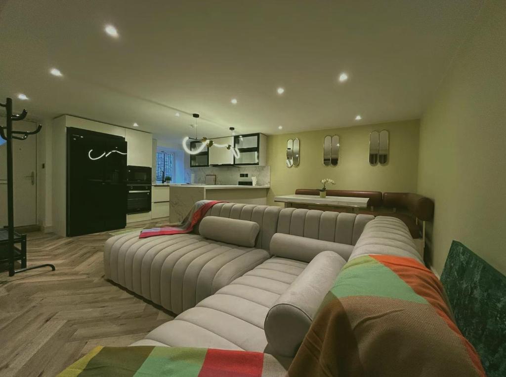 Apartment 4 Bedrooms - Frankfurt